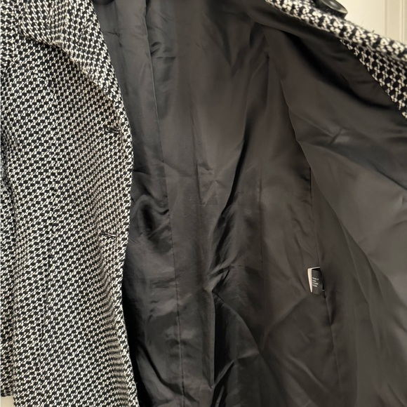 Beautiful Vintage Anne Klein Wool and Satin lined Coat - Picture 4 of 6